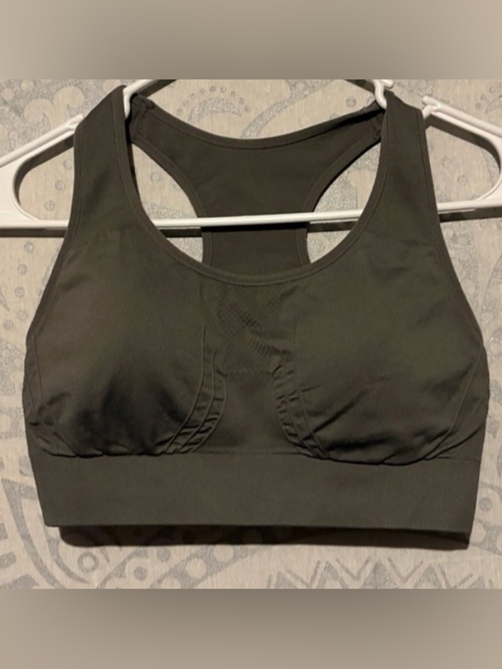 body & bra Grayish Green Seamless Racerback Sports Bra | Size Large